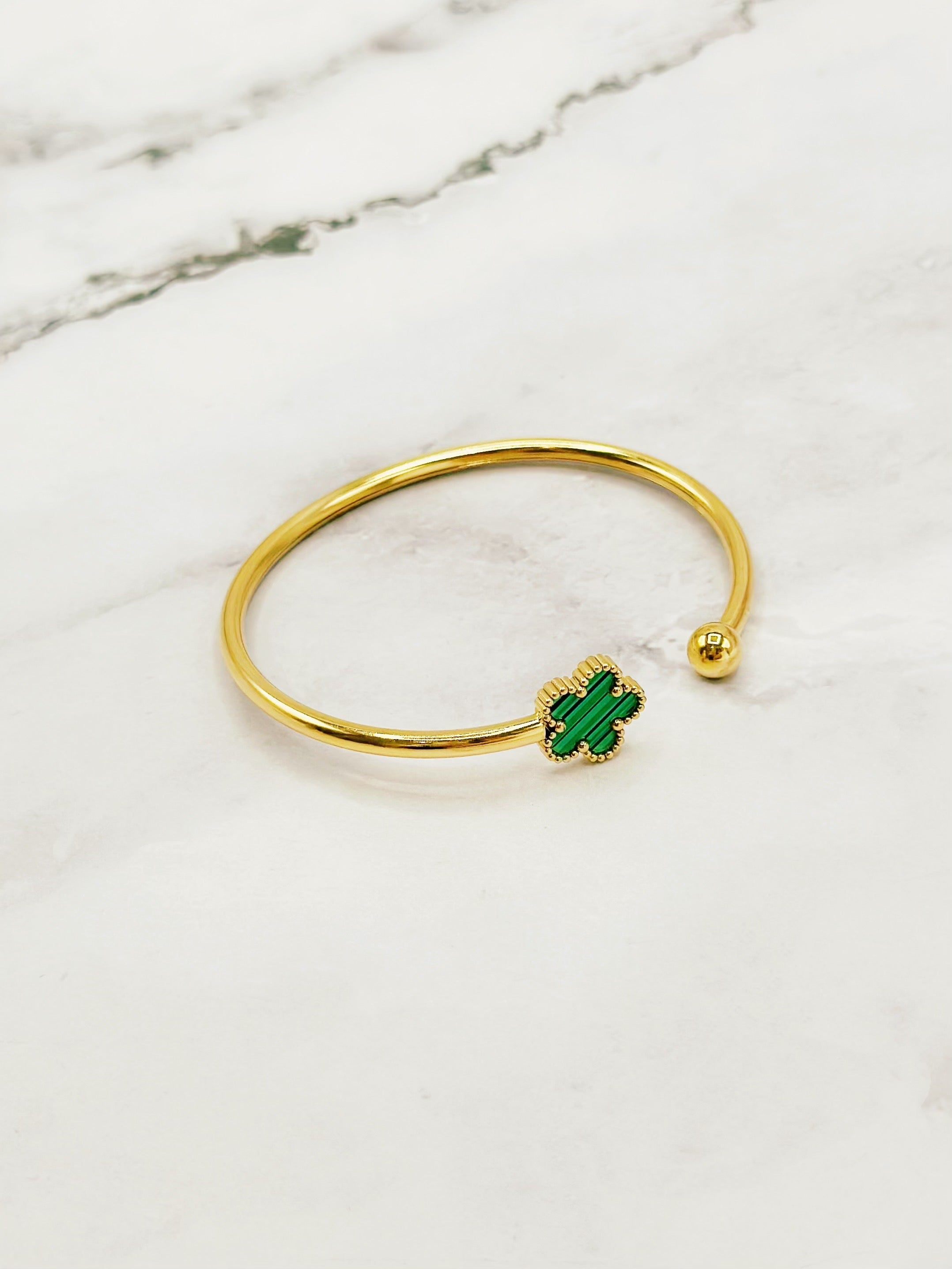 The Green Flower & Ball Design Bracelet