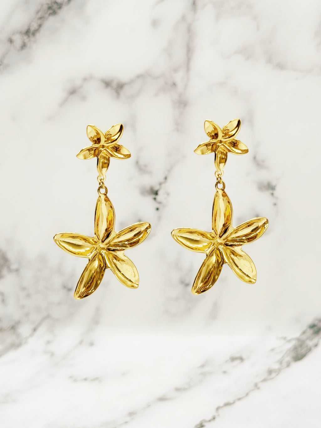 The Double Flower Earrings in Gold