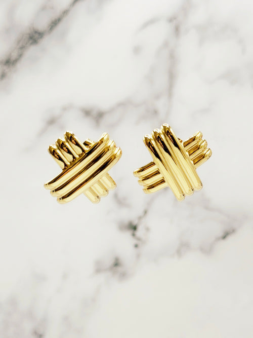 The Criss-Cross Earrings in Gold